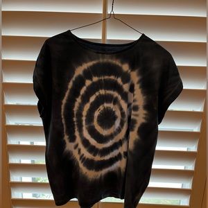 Madewell blue and white bullseye tee shirt